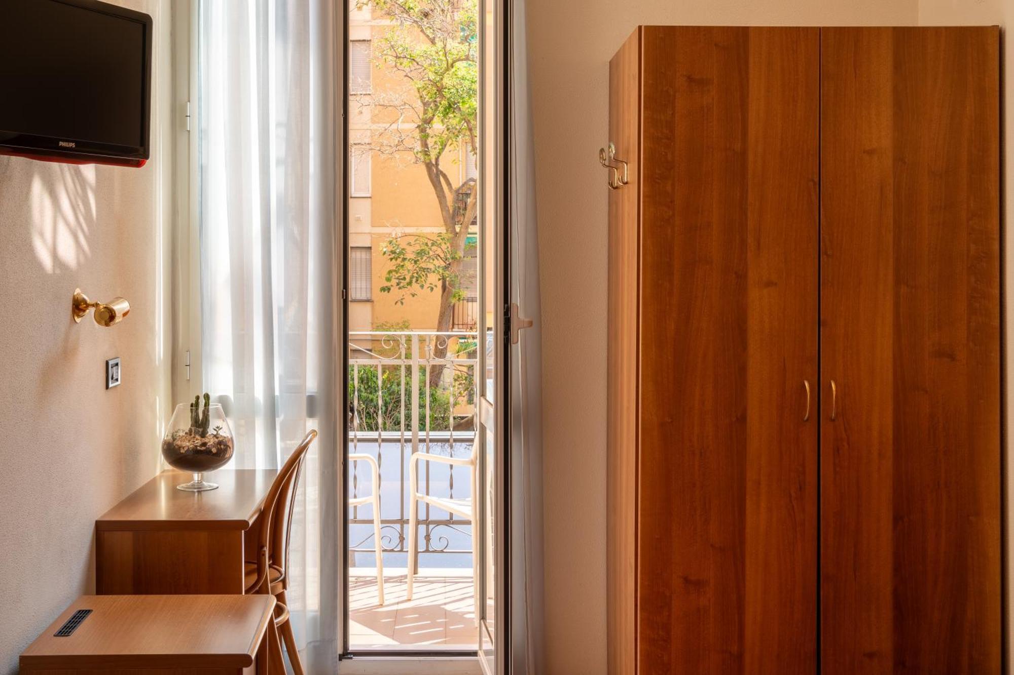 Hotel Careni Villa Italia Finale Ligure Exterior photo