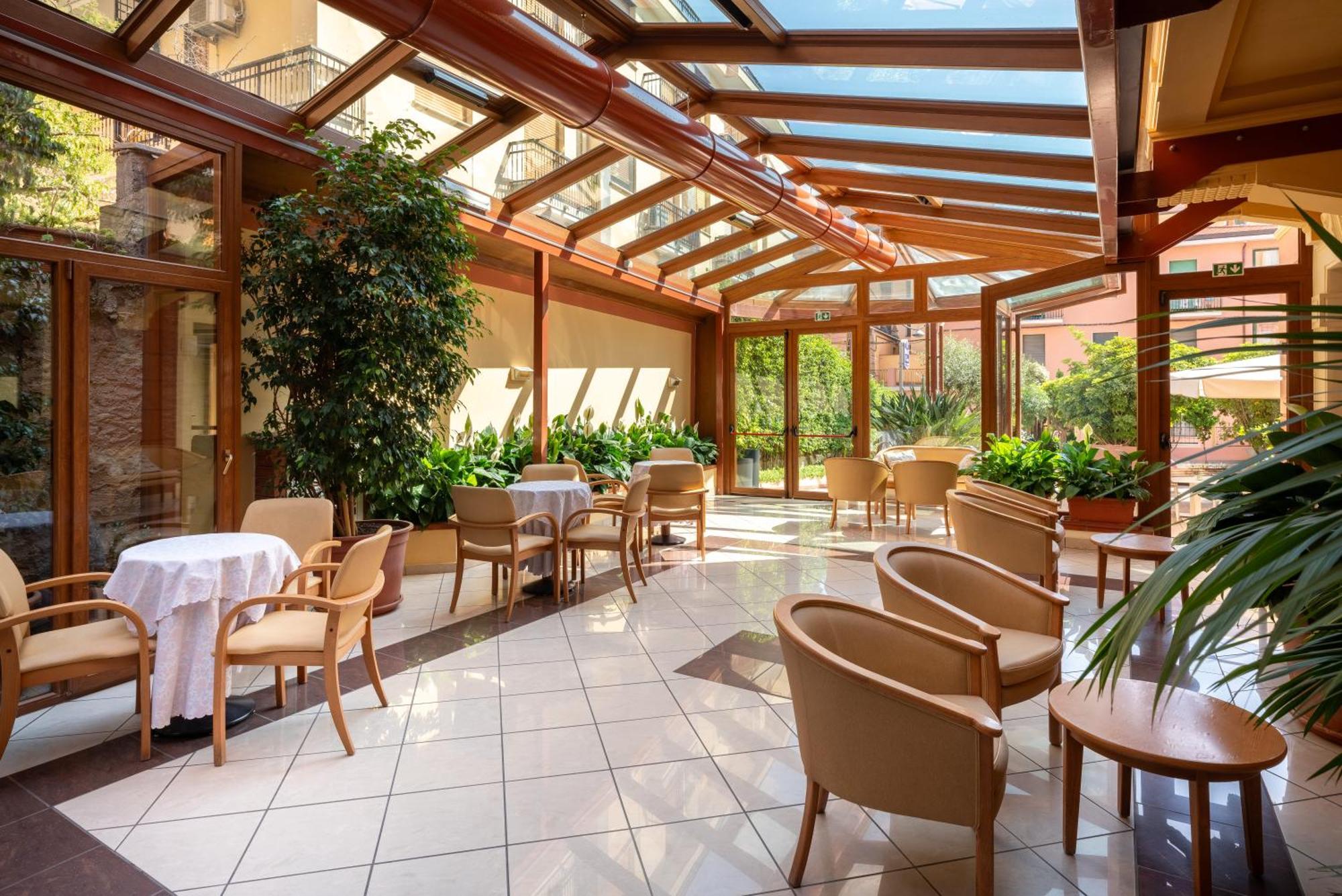 Hotel Careni Villa Italia Finale Ligure Exterior photo