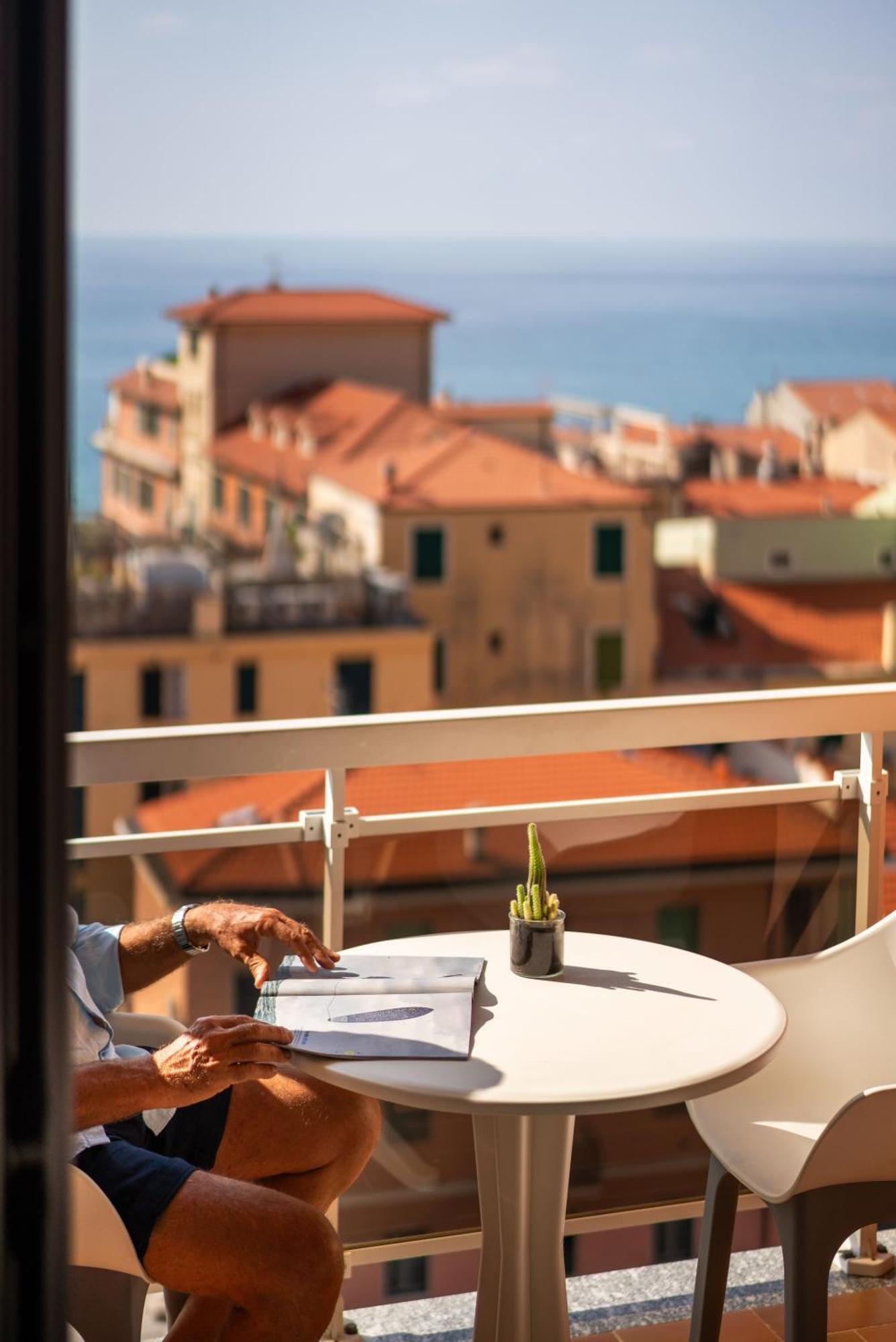 Hotel Careni Villa Italia Finale Ligure Exterior photo